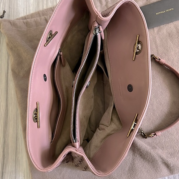 Bottega Veneta Tote - Picture 2 of 3